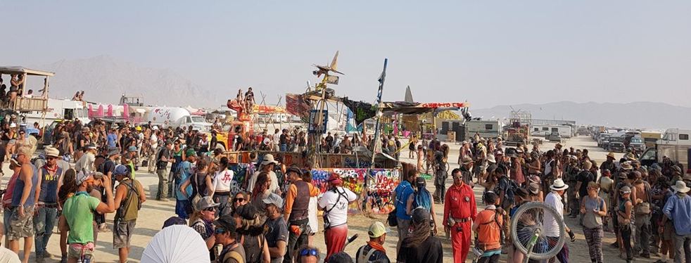 La fête autour du Spire 4:20, 2018.